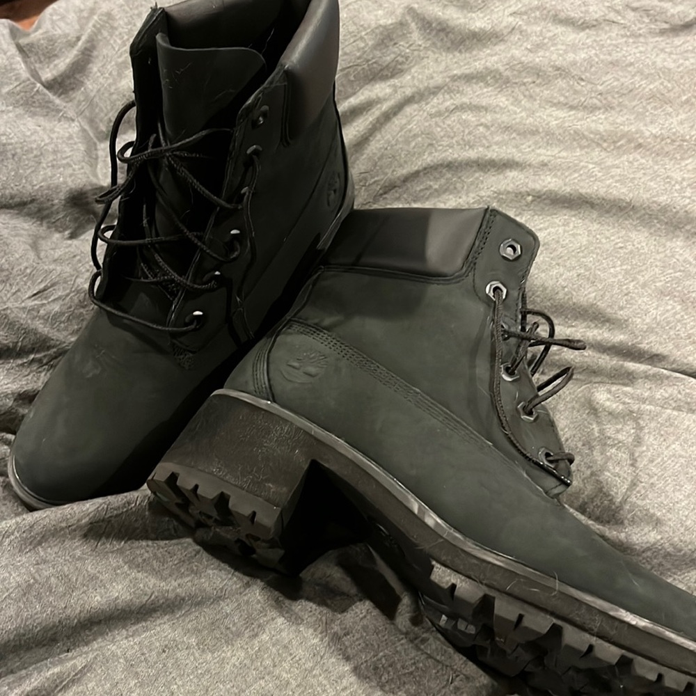 Women’s Kinsey Timberland boots (new)
